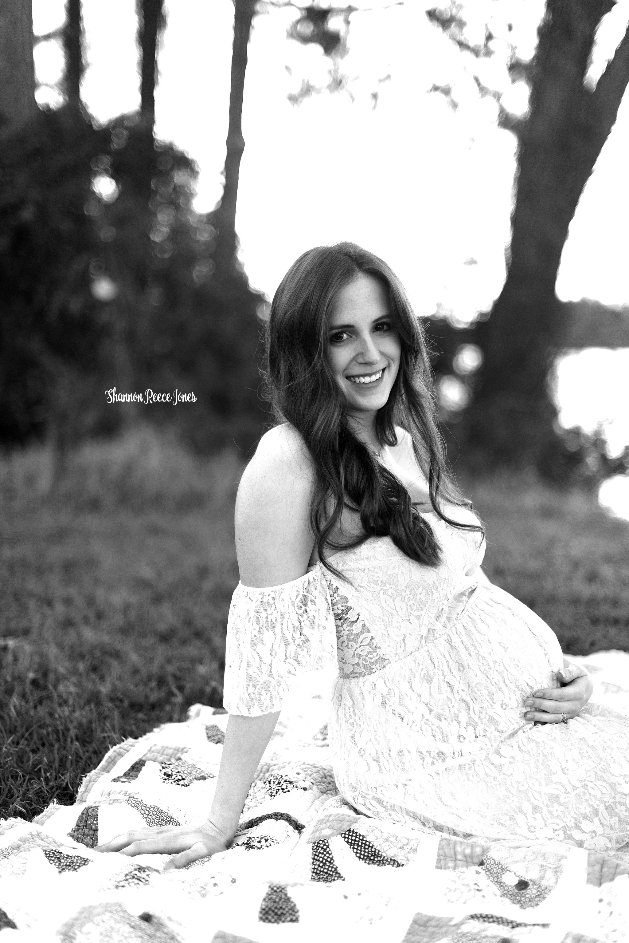 professional maternity photographer