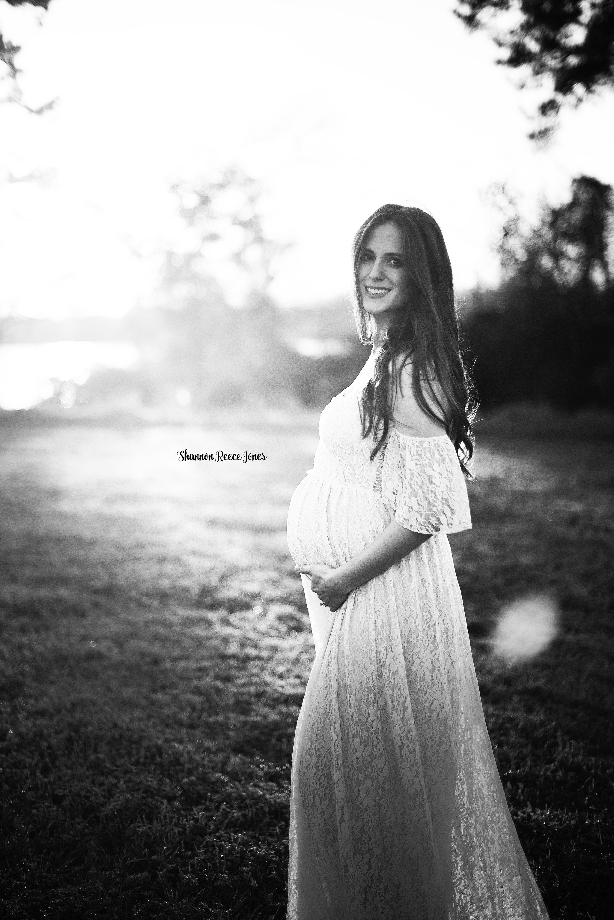 black and white maternity photography