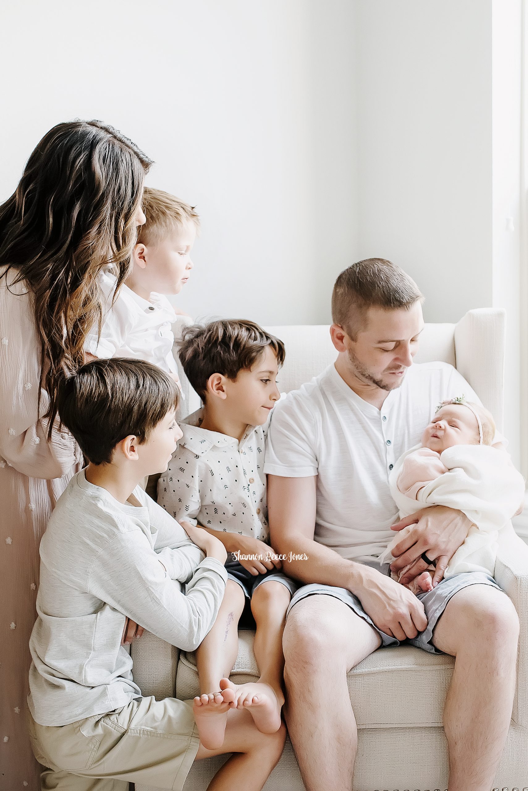 Houston newborn family photographer lifestyle at home