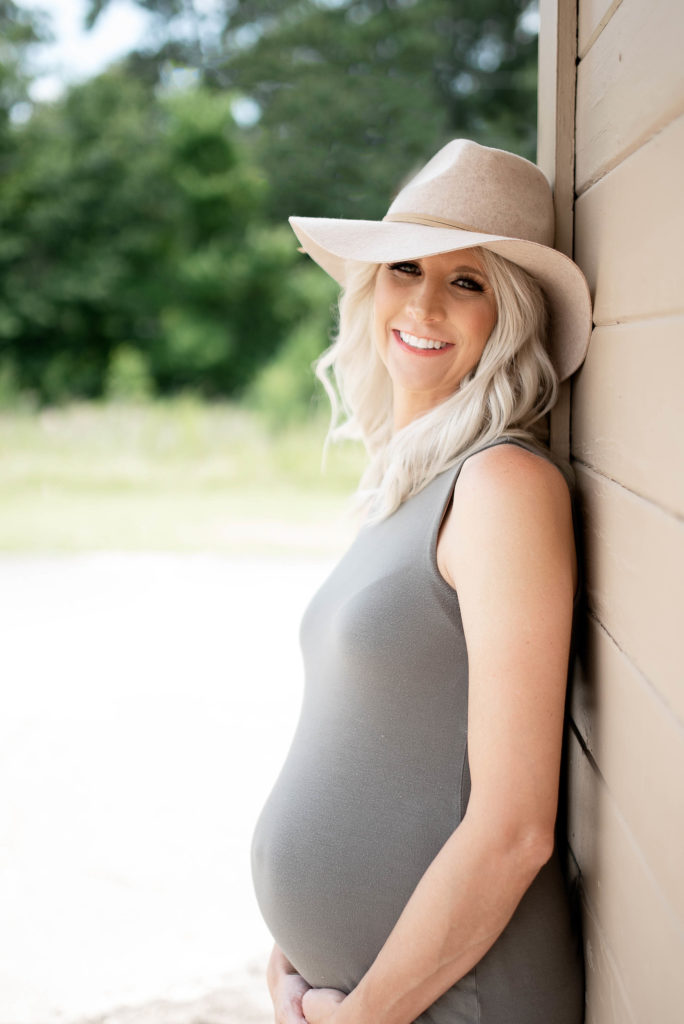 outdoor maternity portraits, Houston Texas maternity photographer
