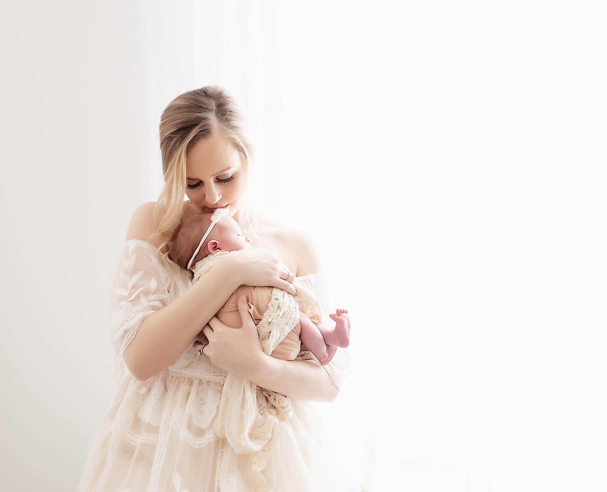 Newborn Studio - Houston | Maternity & Newborn Session Information