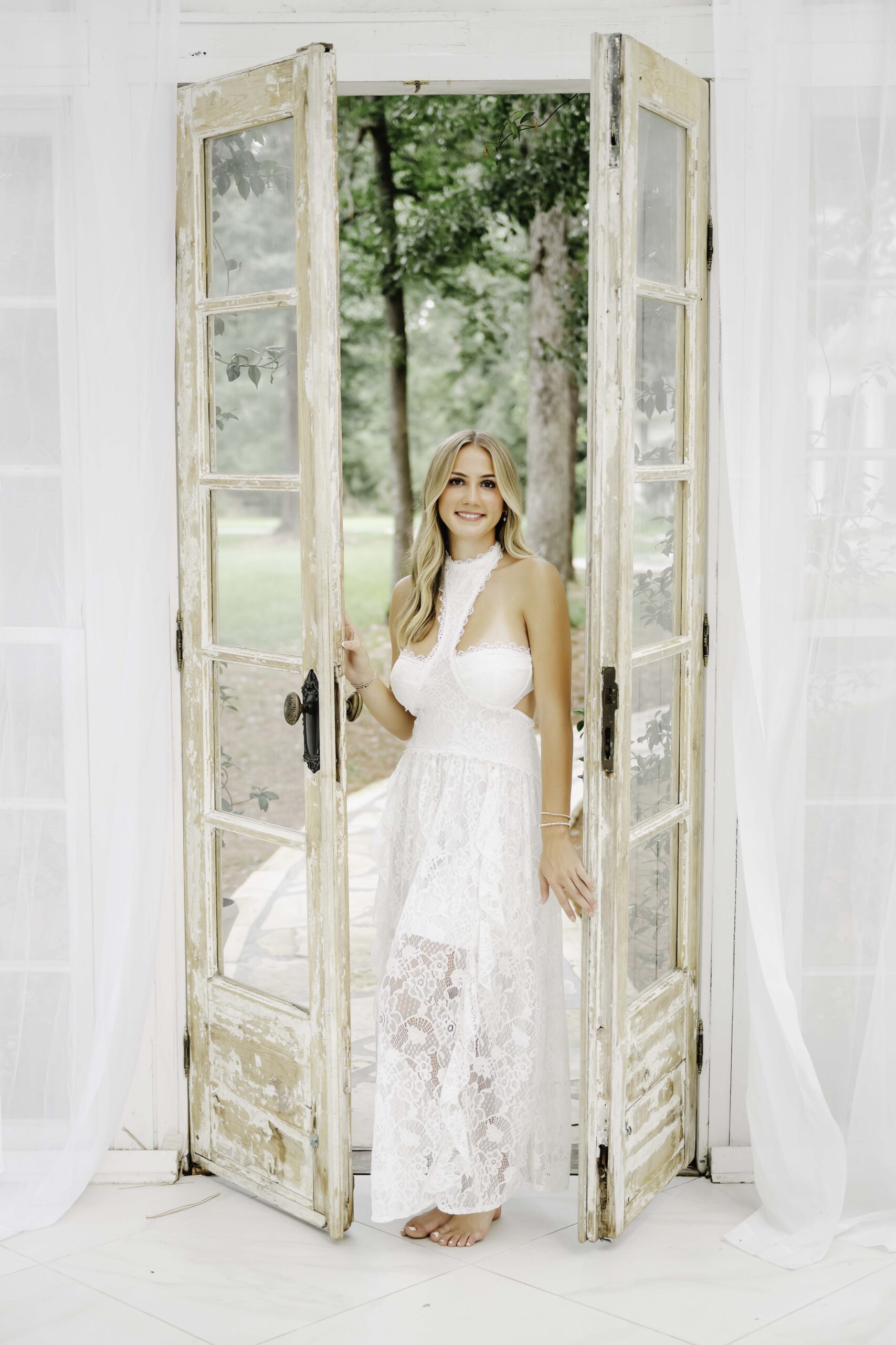 The oak atlier - senior photography session - girl in white dress